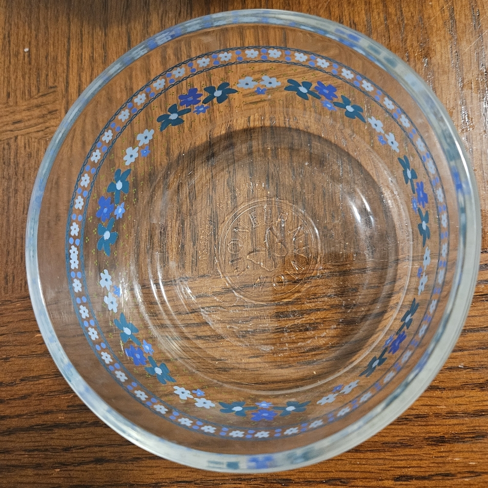 Pioneer Woman - glass bowl